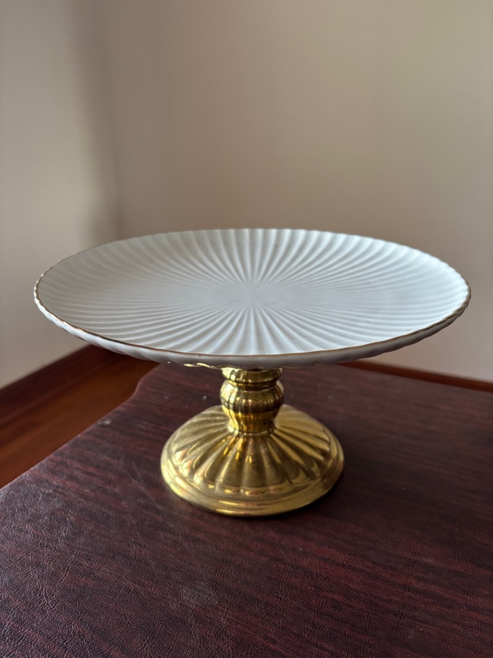 White and Gold Ribbed Ceramic Pedestal Cake Stand